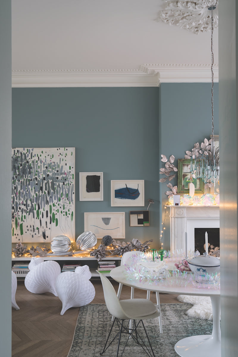 Oval Room Blue No. 85